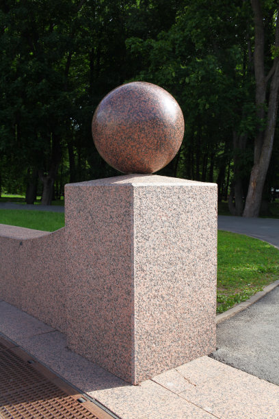 花岗岩球几何雕塑图片下载