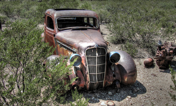 废弃的汽车图片下载