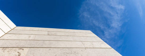 墙和天空图片下载