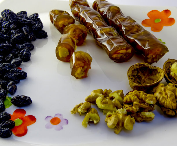 干葡萄浆和核桃图片下载