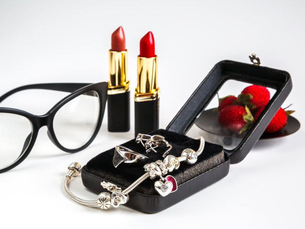女性珠宝和化妆品图片下载