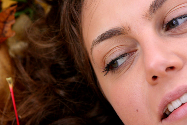 春天里的女人图片下载