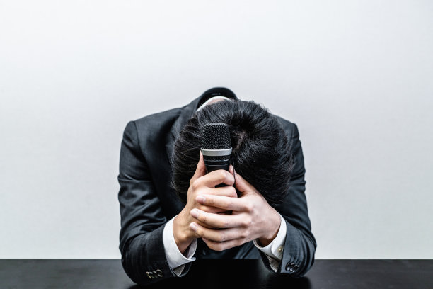 抑郁的演讲者素材图片