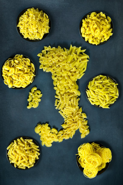 不同类型的干意面，在意大利地图的形式图片下载