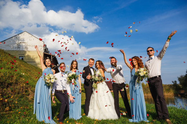 伴郎和伴娘图片下载