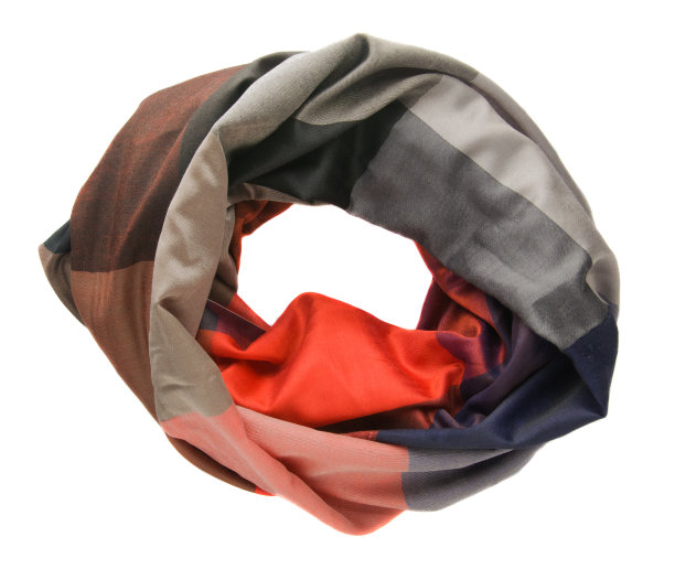 围巾孤立在白色背景上。围巾俯视图。彩色围巾图片下载