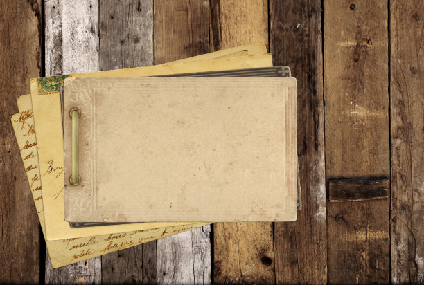 旧木板上的老式照片图片下载