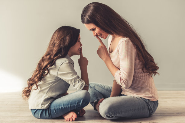 妈妈和女儿图片下载