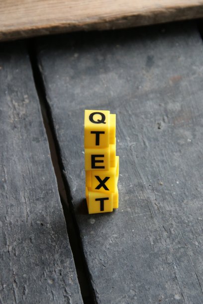 复古桌子上的文字图片下载