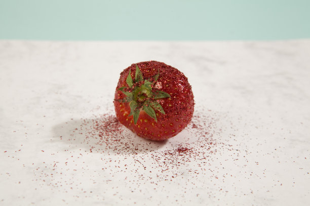 漂亮的草莓片图片下载