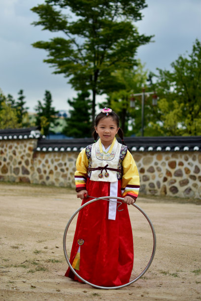 韩国传统服装和传统戏剧图片下载