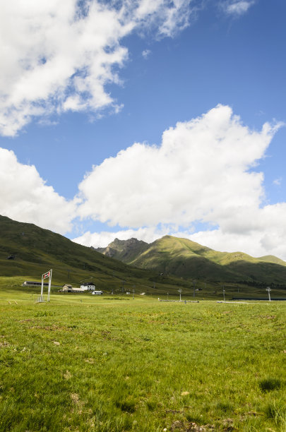 意大利阿尔卑斯山的山峰图片下载