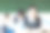 微笑的学生女孩在教室和她的朋友在后面素材图片