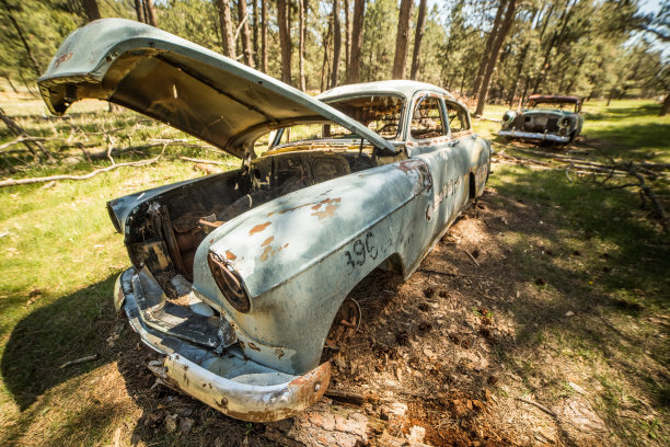 古董废弃的热杆在鬼城图片下载