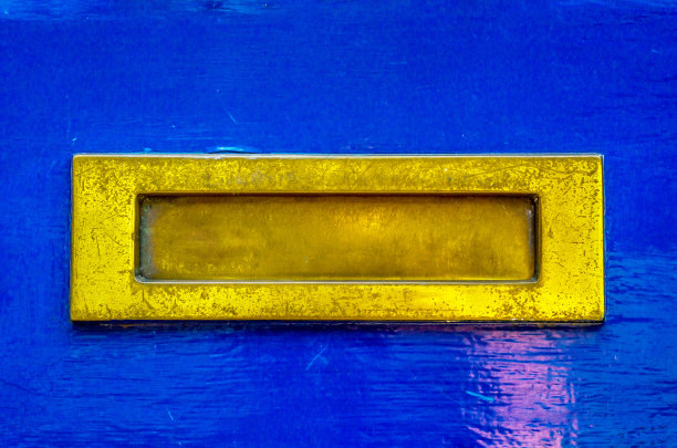 旧信箱在门口，传统的送信方式到家里，旧信箱图片下载