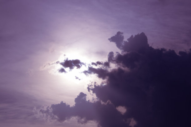 傍晚紫色的天空图片下载