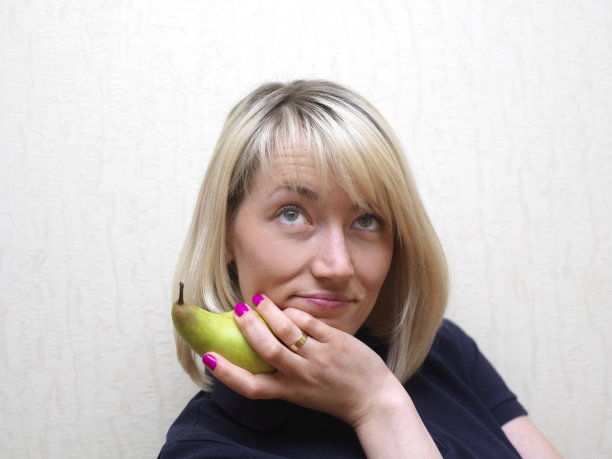 女人,梨图片下载