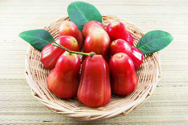 篮子里的玫瑰苹果图片下载