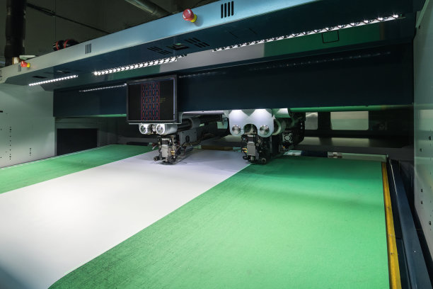 用于裁断织物和皮革的数控机床图片下载