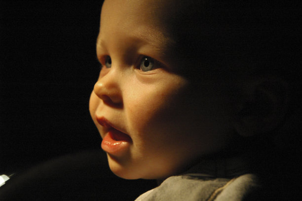 年轻的体贴图片下载