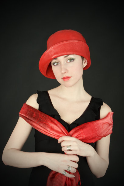 画一个戴红帽子的漂亮女孩。图片下载