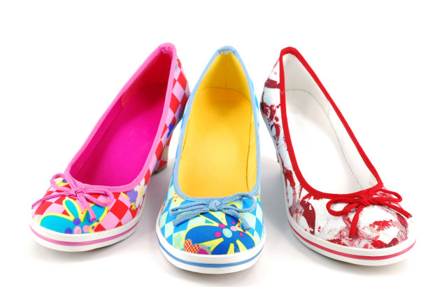 女人夏天彩色鞋图片下载