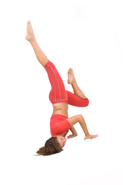 女孩在做健身运动图片下载