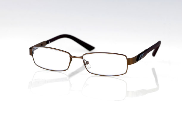 老花镜孤立在白色图片下载