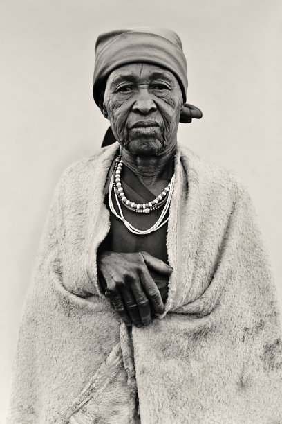 年长非洲女性图片下载