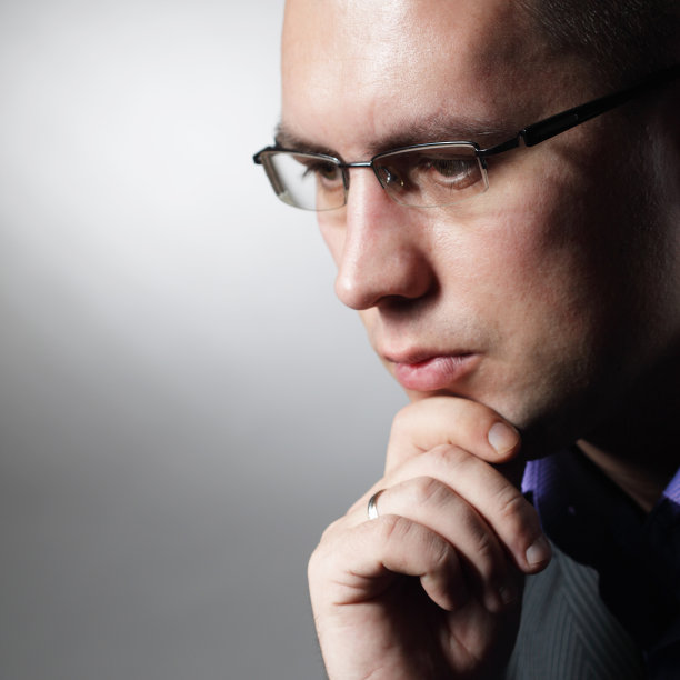 思考的人图片下载