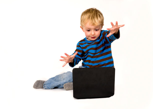 男孩对DVD秀的反应图片下载