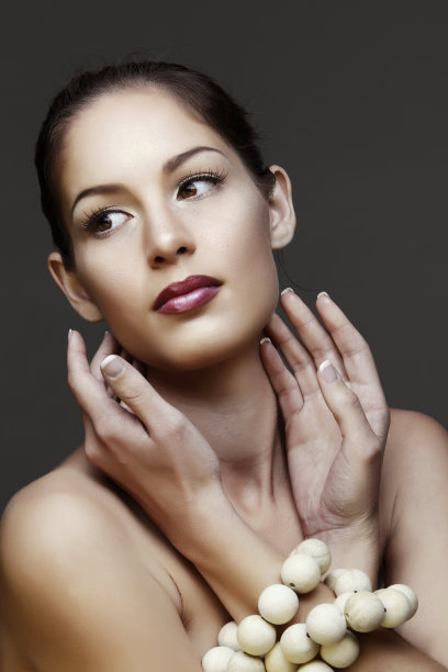 美丽的自然的女人图片下载