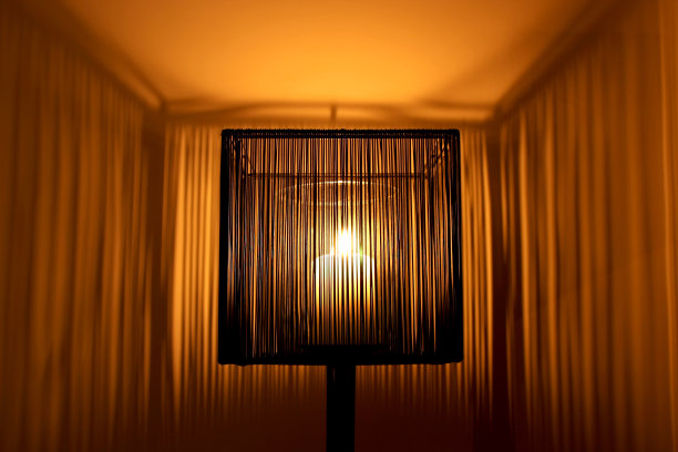 烛光的阴影图片下载