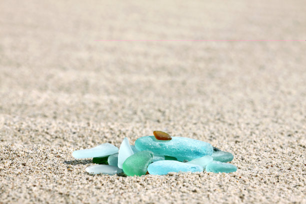 海滩卵石玻璃图片下载