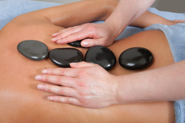 女人做水疗按摩图片下载