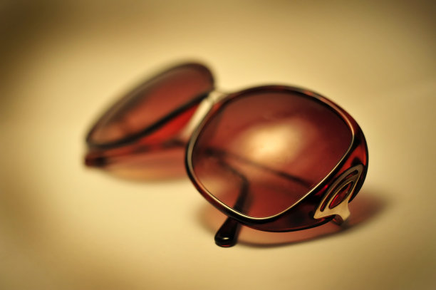 browm太阳镜图片下载