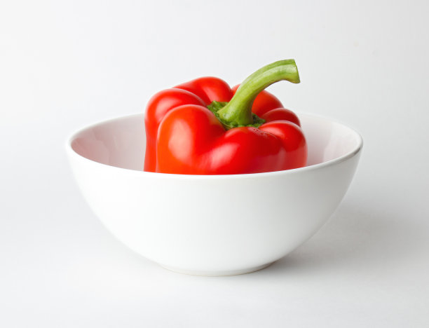 新鲜漂亮的保加利亚红辣椒图片下载