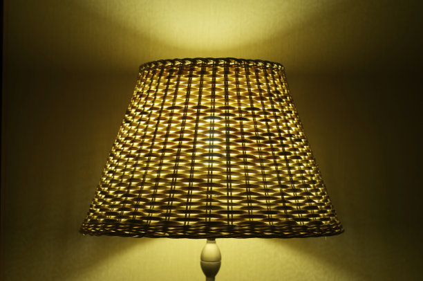 黄色的灯图片下载