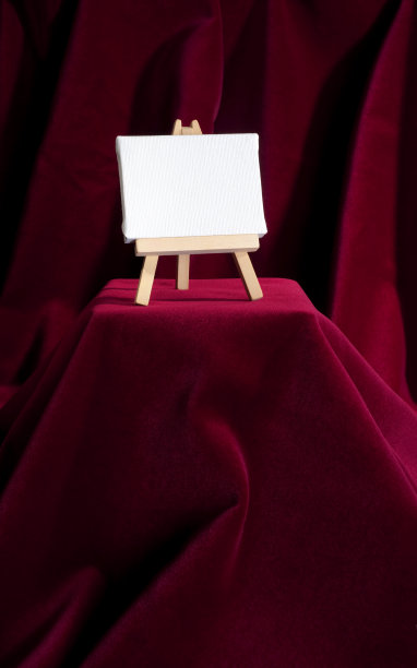 空白画布的画架图片下载