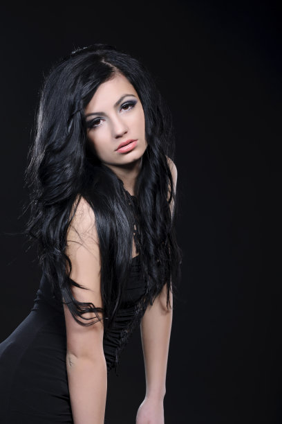黑发女人图片下载