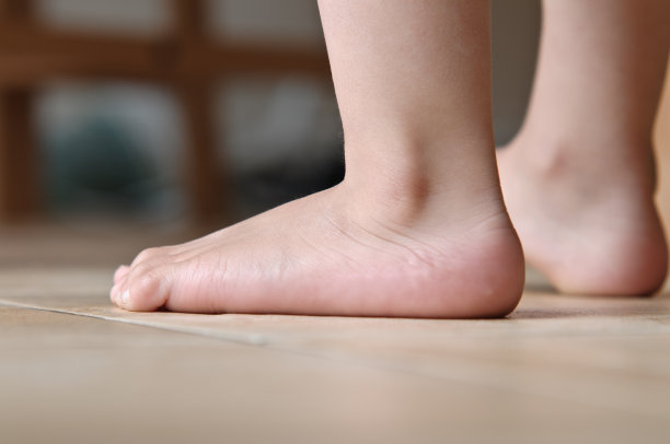 孩子的脚图片下载