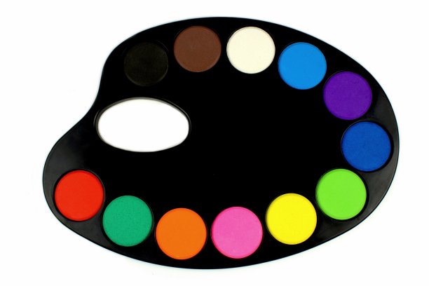 黑色调色板上的水彩。图片下载