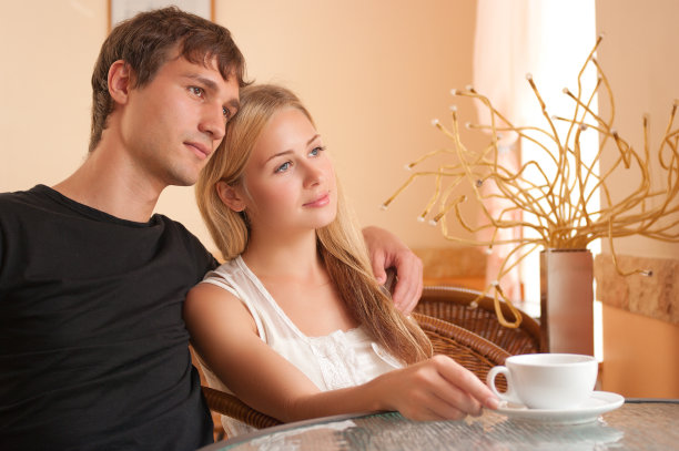 年轻的夫妇图片下载