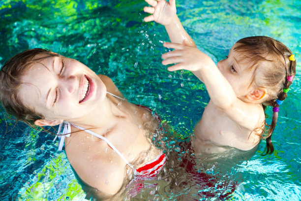 学游泳图片下载