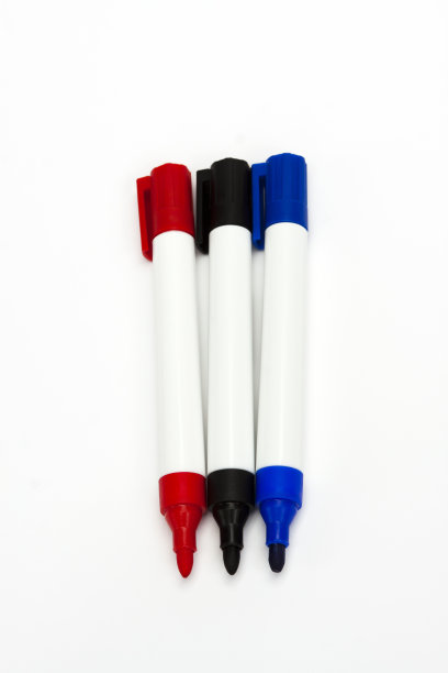在白色背景下用红色、黑色和蓝色标记白板图片下载