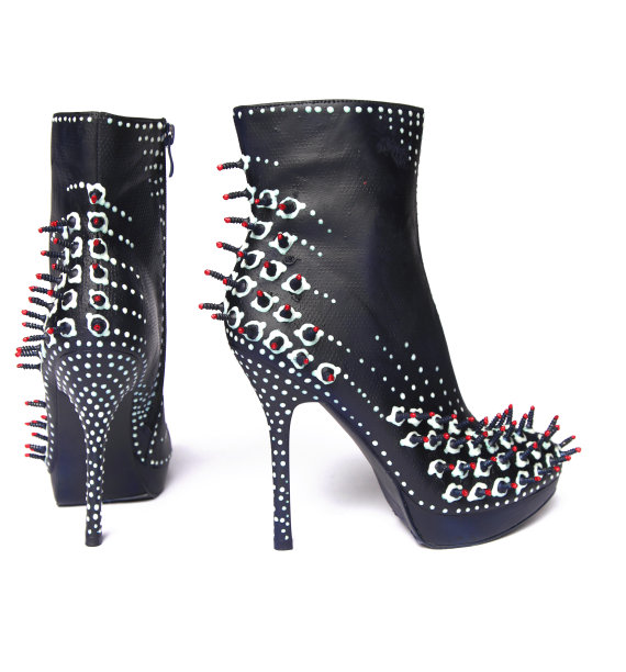 时尚的女性踝靴图片下载