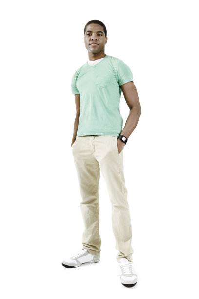 穿休闲装的年轻人图片下载