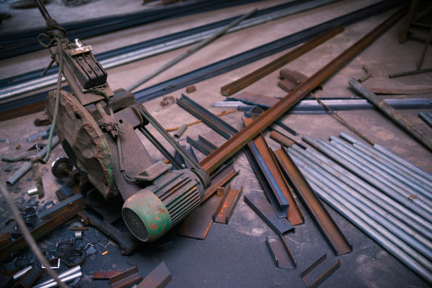 切割机和钢材材料图片下载