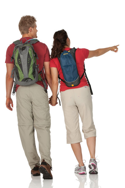 后视图的夫妇与背包图片下载