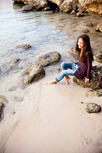 海边的女人图片下载